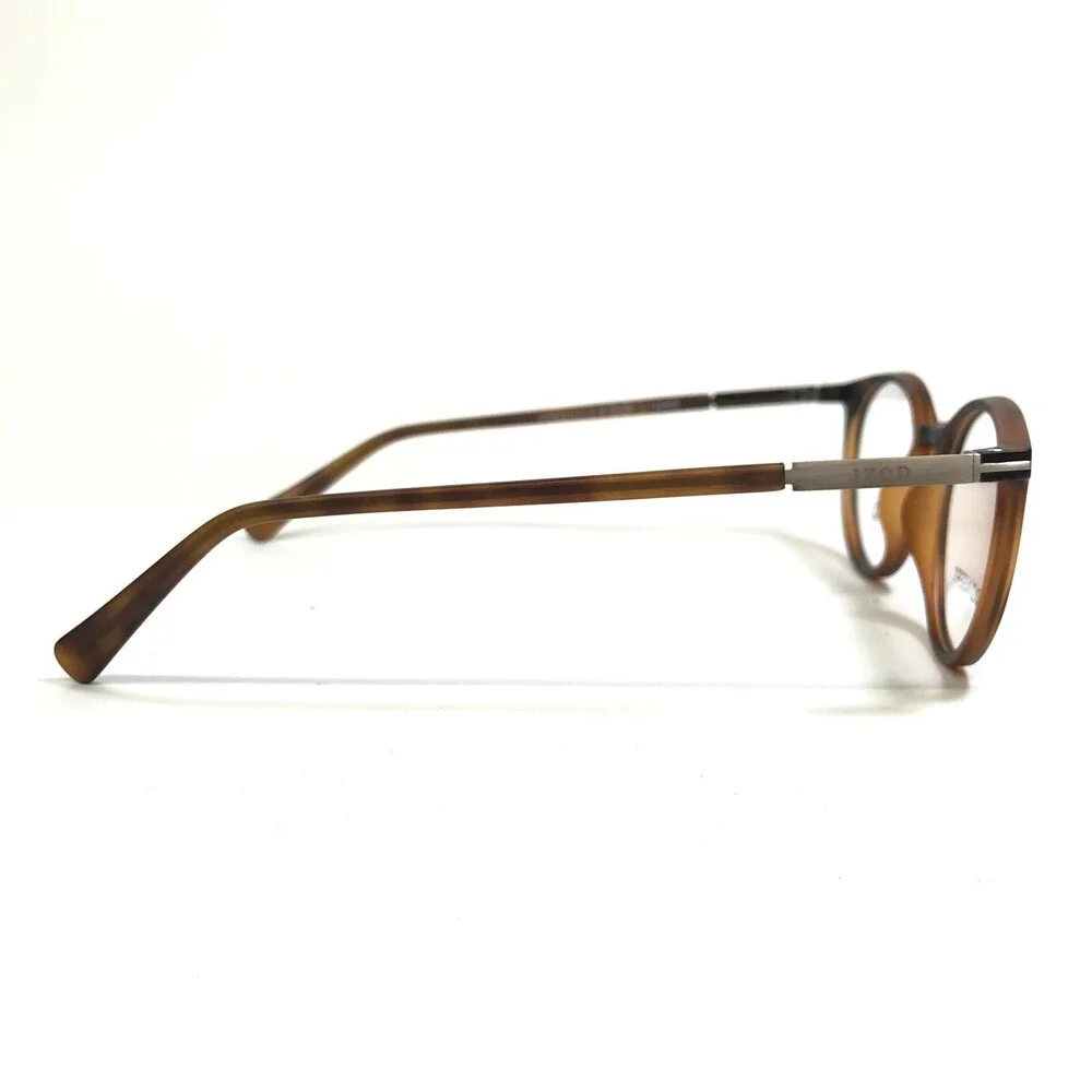 Izod demo lenses